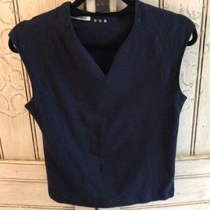 3 Dot navy neck t-shirt with piping detail. Soft!